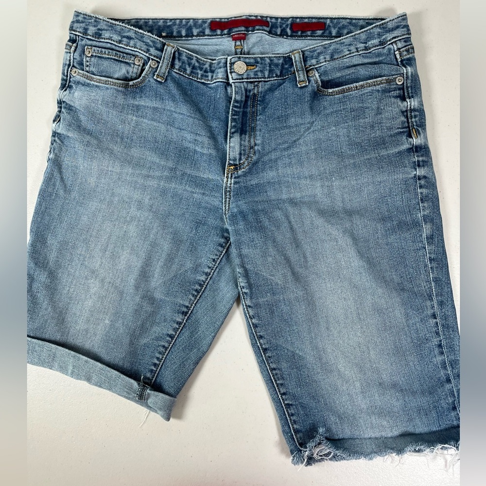 3 pair women’s shorts. All size 12 ,  Bandolino, Banana Republic, Seven 7 - Picture 7 of 14